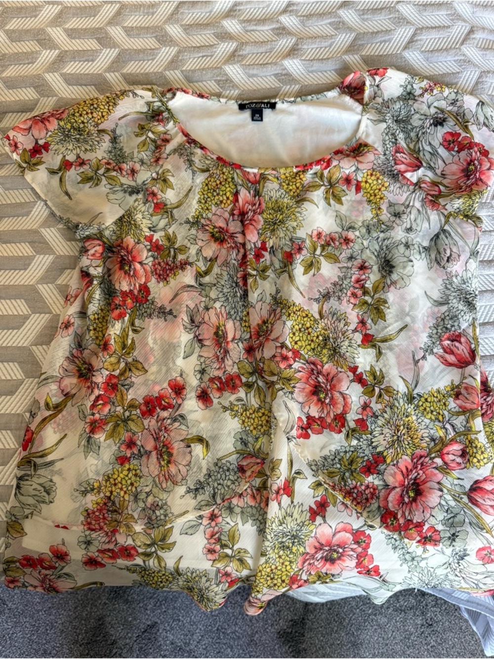 Roz & Ali White Blouse with Pink & Yellow Floral Print
